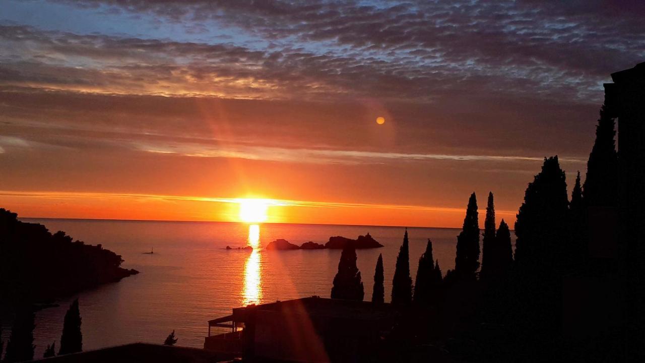 Best4You Apartment - Sea View - 70 M2 - 2 Bedrooms Dubrovnik Eksteriør billede